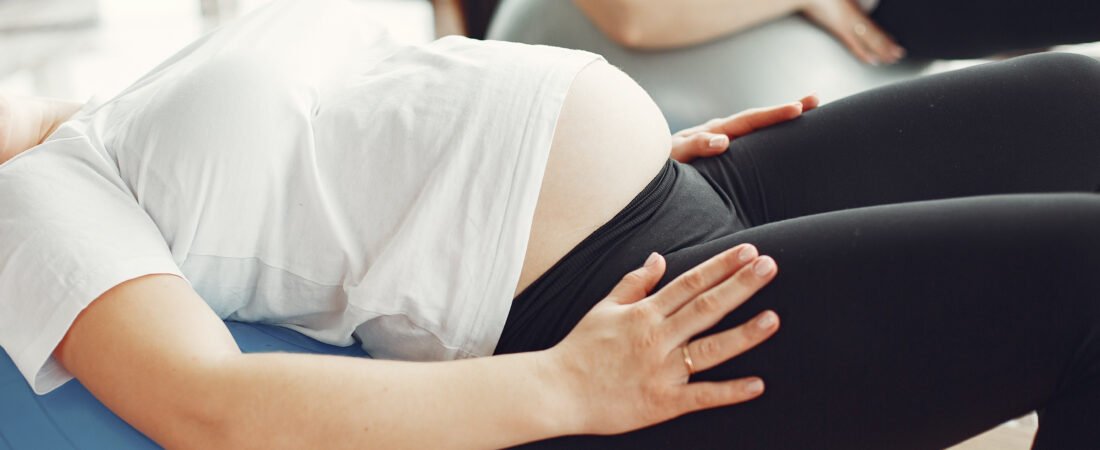 Pilates e Gestação: O segredo para fortalecer o assoalho pélvico e facilitar o parto.